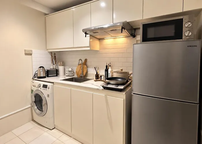 Relax In Style: Modern Airbnb And Netflix Apartment