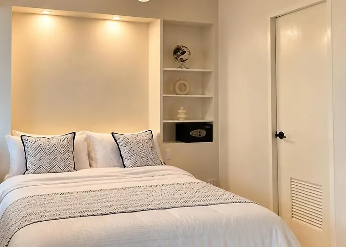 Relax In Style: Modern Airbnb And Netflix Manila